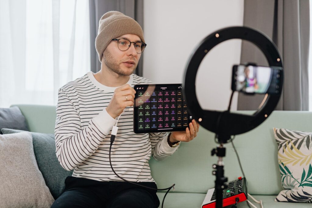 KI Video vor der Veröffentlichung auf dem Smartphone kontrollieren