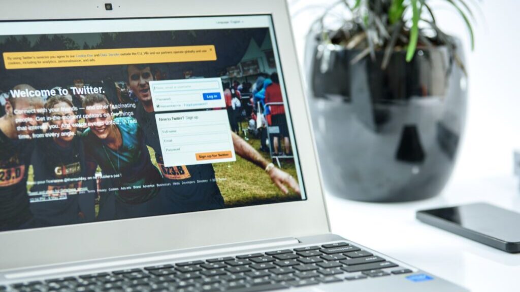 Instagram SEO nutzen und ein Profil am Laptop planen