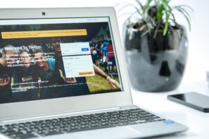 Instagram SEO nutzen und ein Profil am Laptop planen