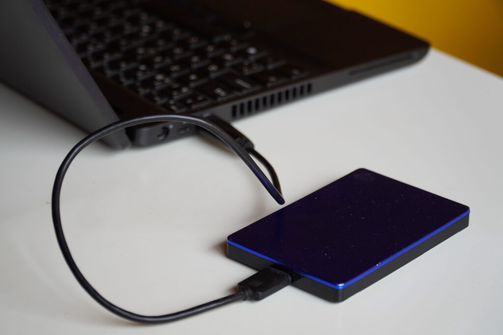 Externer Speicher am Laptop für eine Download Datei